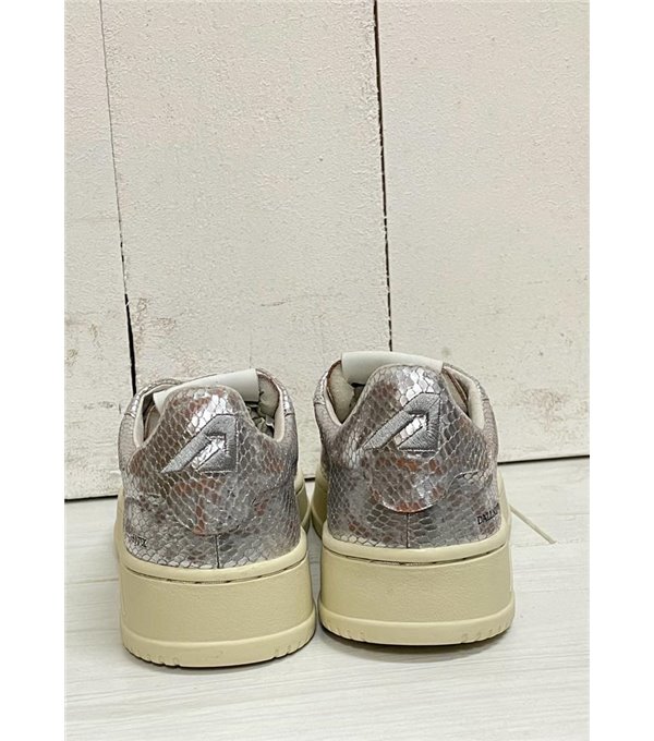 Medallist sneaker silver